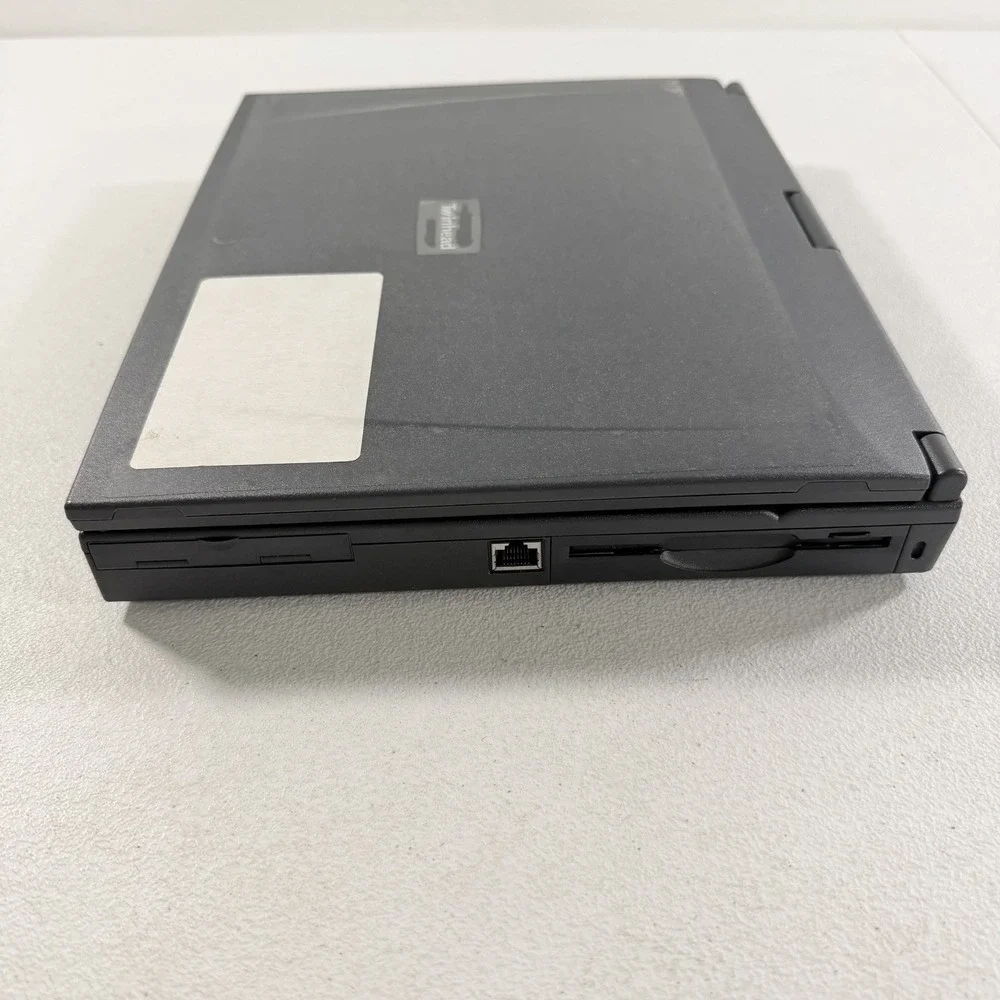 Vintage Twinhead P88 Laptop Computer Intel Pentium II AS IS FOR PARTS READ